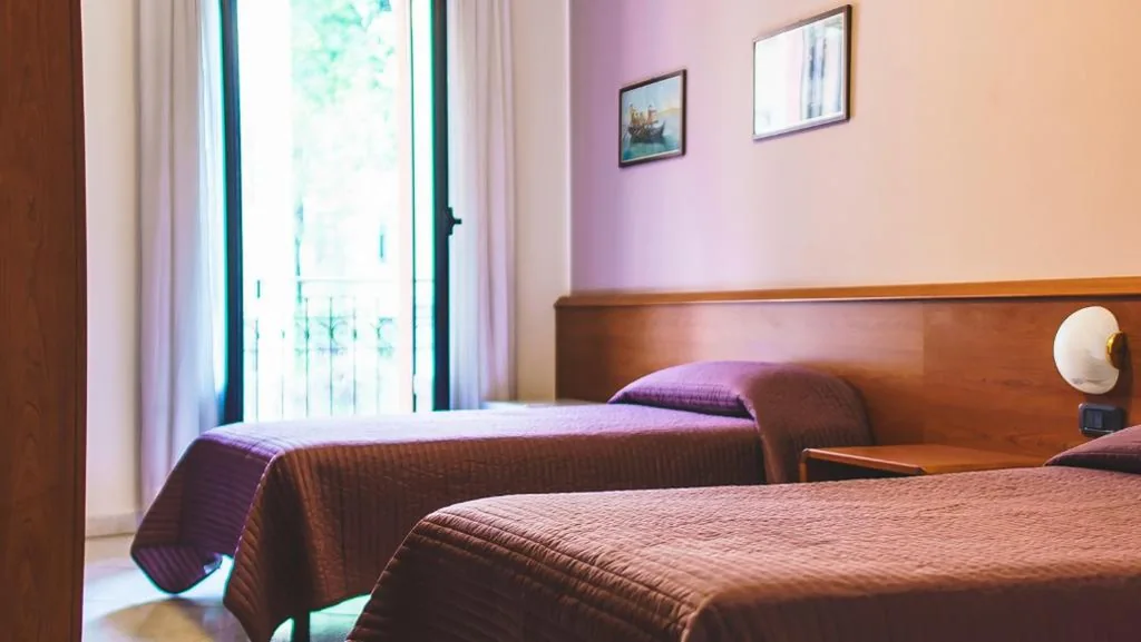Twin Room — Hotel Venini