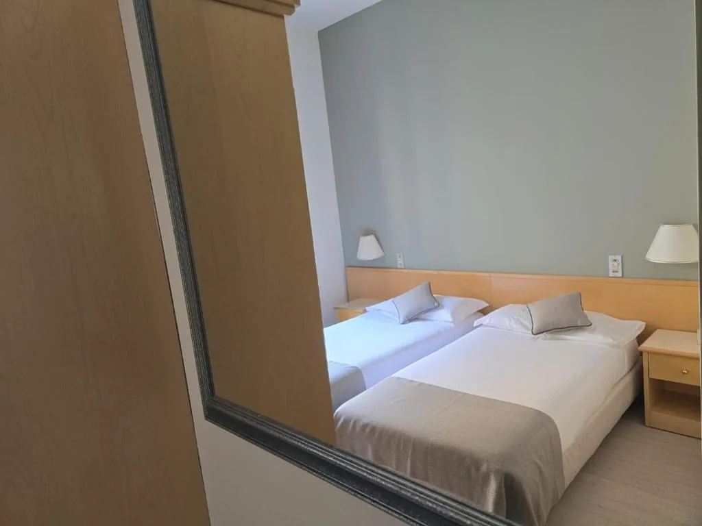 Double Room with Twin Beds — Mokinba Hotels Sant’Ambroeus