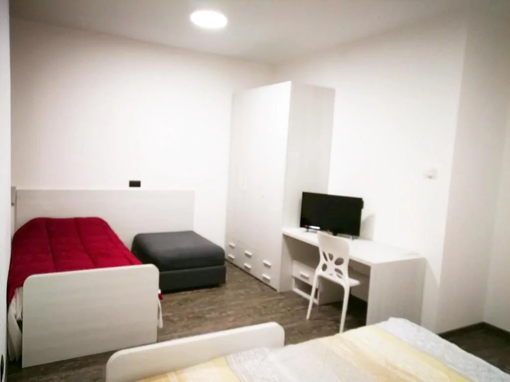 Spacious Twin Room — Residenza Borgazzi