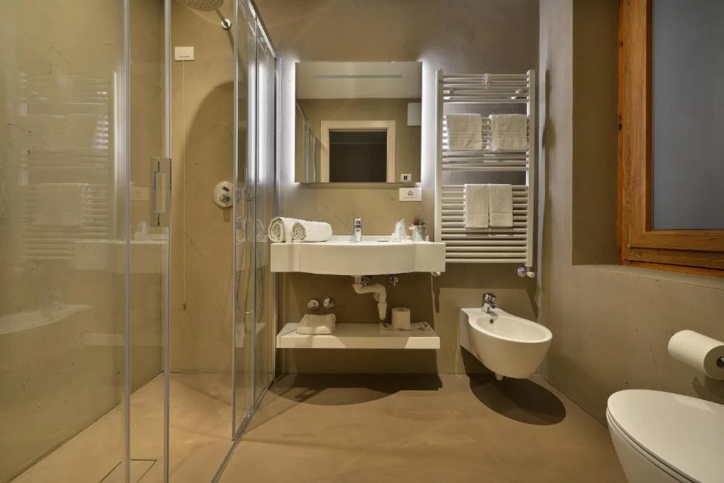 Economy Double Room with Single Beds — Hotel Bernina