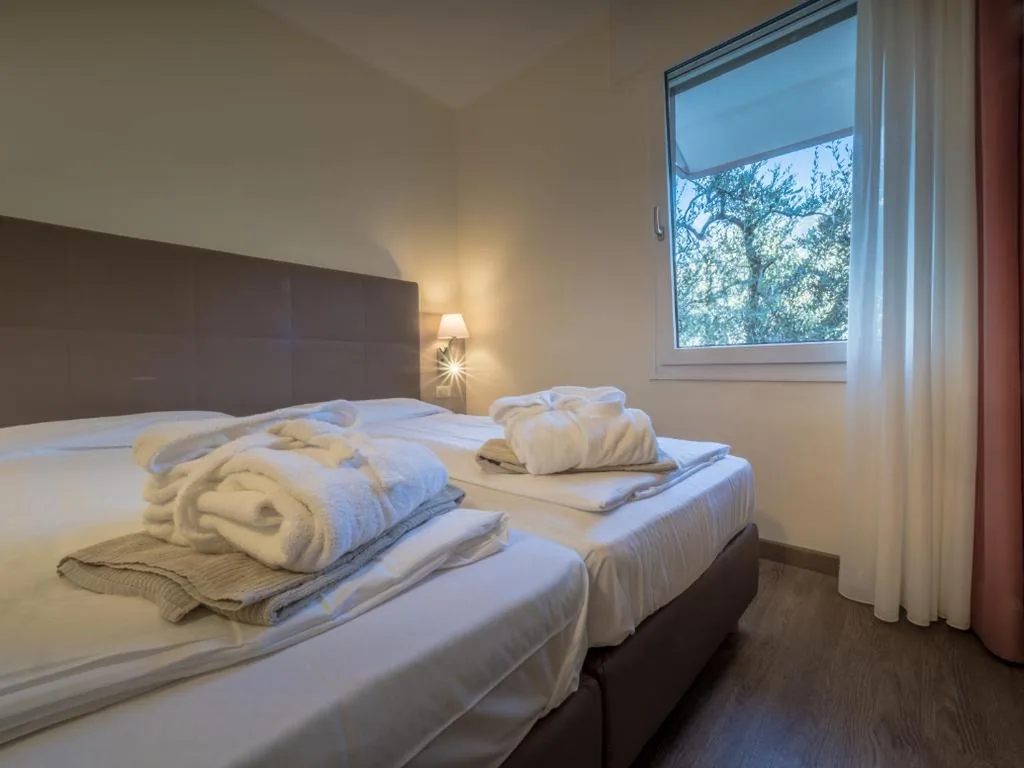 Economy Double Room with Single Beds — Hotel Capo Reamol