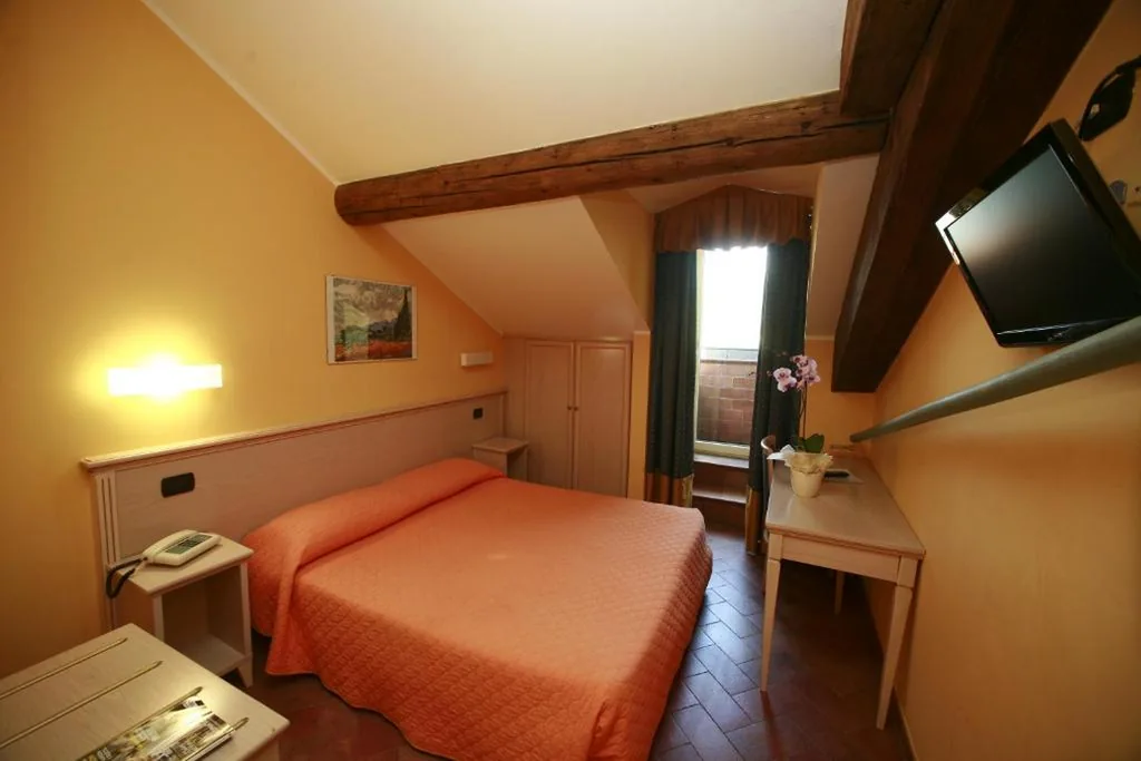 Economy Double Room/Twin Room — Hotel Excelsior Splendide