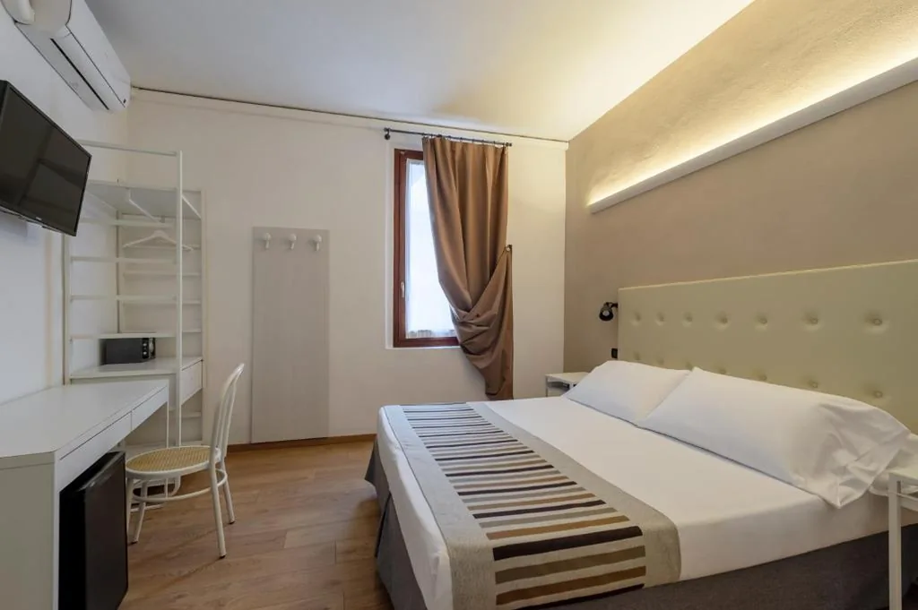 Economy Double/Twin Room — Hotel Mantegna Stazione, MantegnaHotels