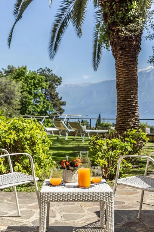 Camera Economy Matrimoniale/Doppia con Letti Singoli — Hotel Meandro – Lake View