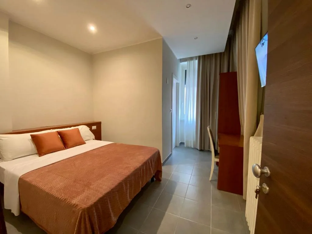 Economy Double Room/Twin Room with Single Beds — Hotel Vintage Milano Centrale