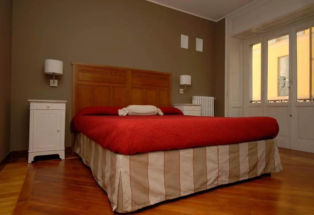 Family Room (2 Adults + 2 Children) — B&B Residenza Cavour