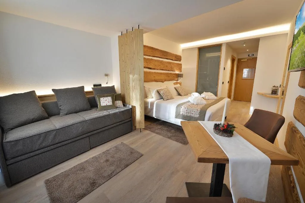 Family Room (2 Adults + 2 Children) — Hotel Bucaneve