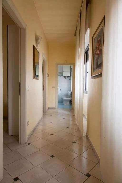 Camera Familiare con Bagno Privato — Affittacamere Europa Fiera