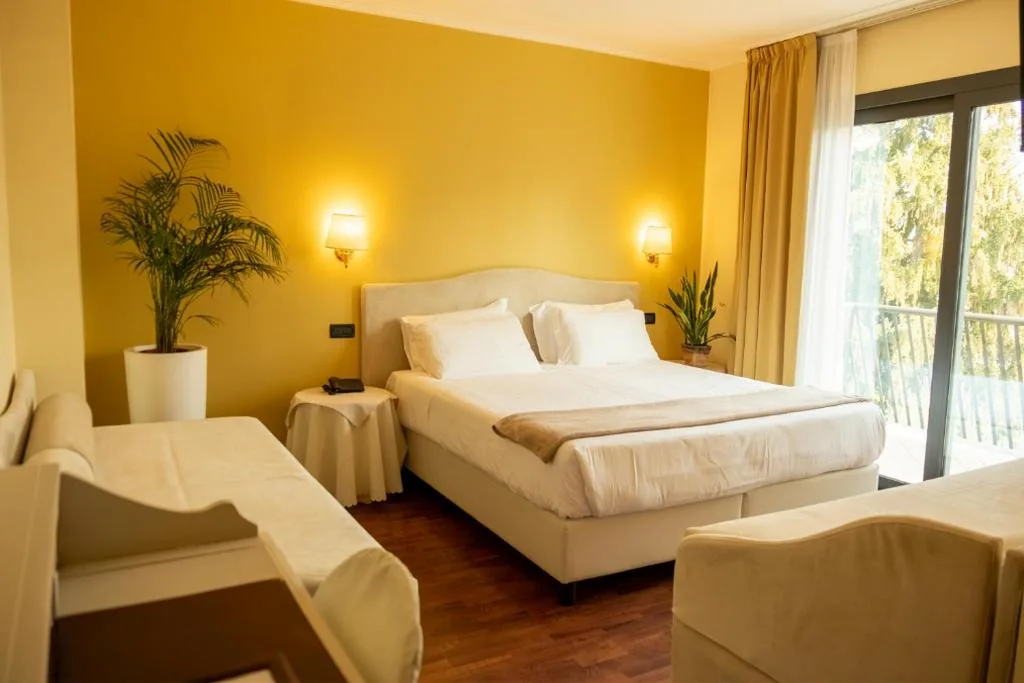 Camera Familiare con Balcone — Admiral Hotel Villa Erme