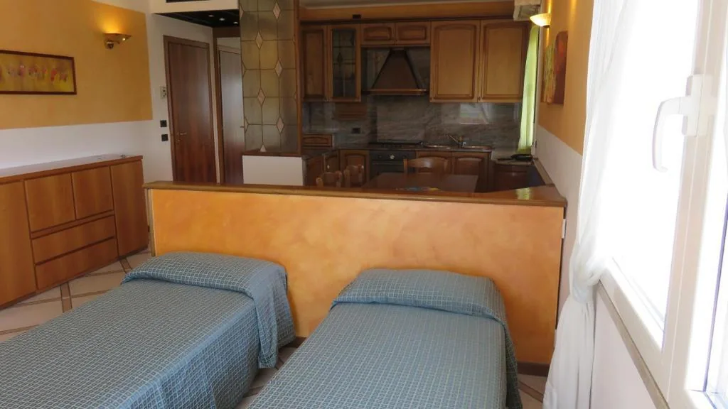Camera Familiare con Balcone — Albergo Al Cacciatore