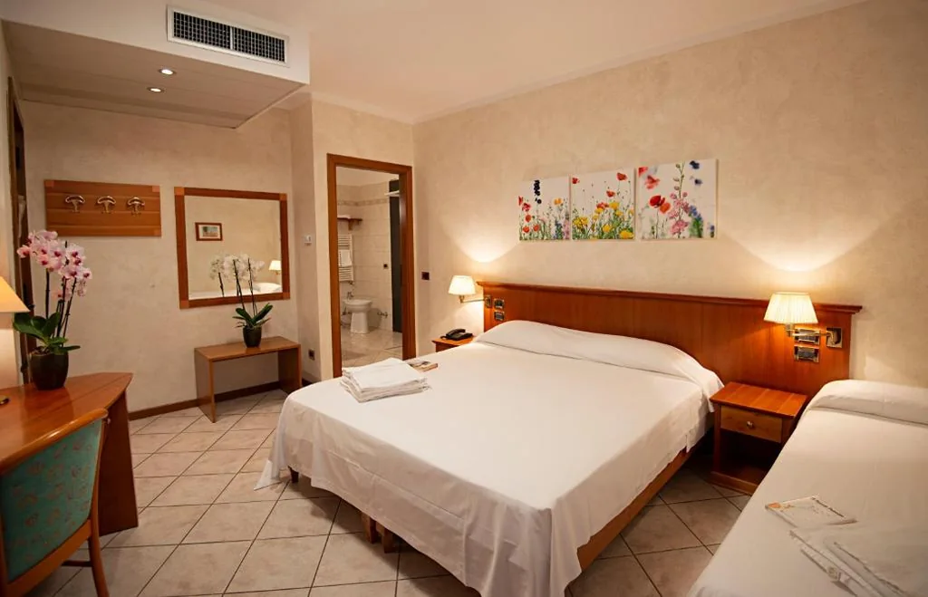 Camera Familiare con Balcone — Hotel Corte Regina