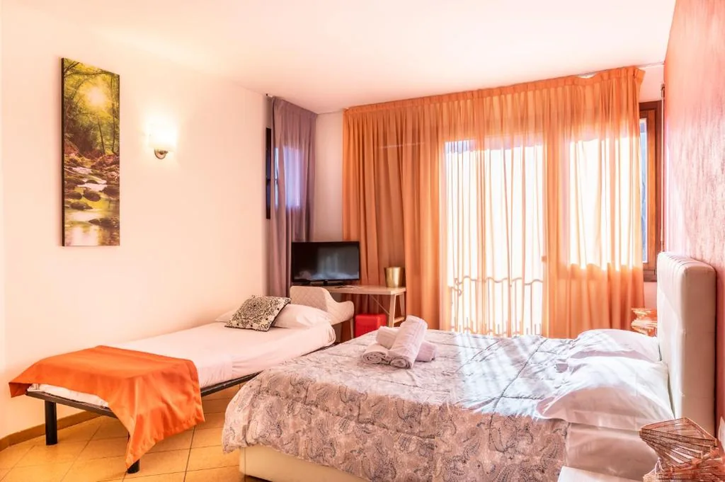 Family Room — Lake Como Golf Hotel