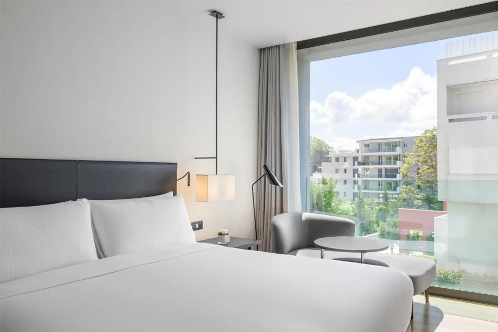 King Room with Disabled Guest Access — Hilton Lake Como