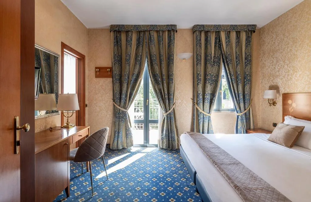 Camera King con Balcone — Boutique Hotel Dieci