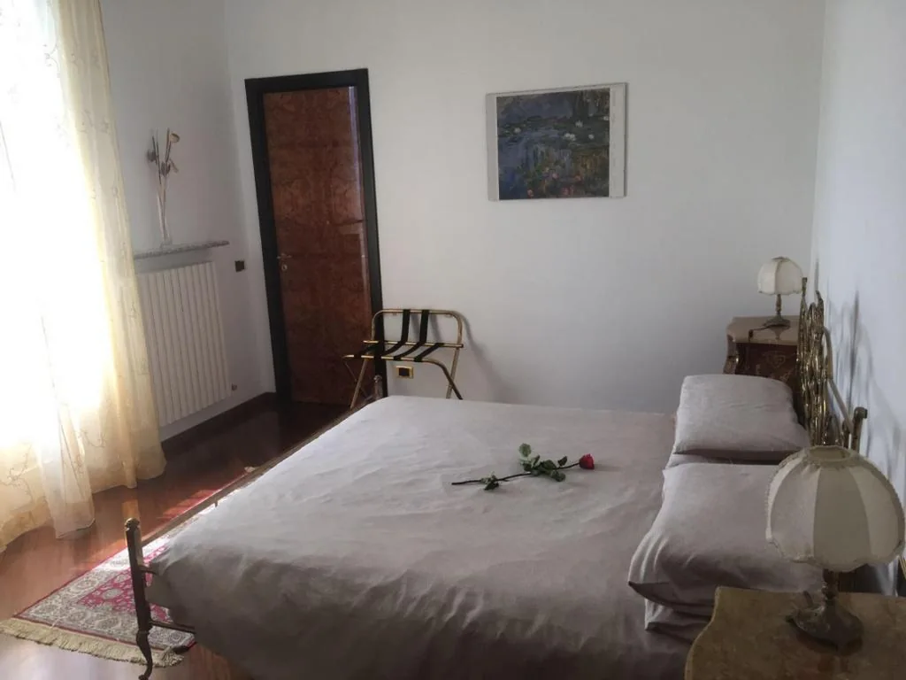 Camera King con Balcone e Bagno Privato Interno — Villa Puccini Bed & Breakfast