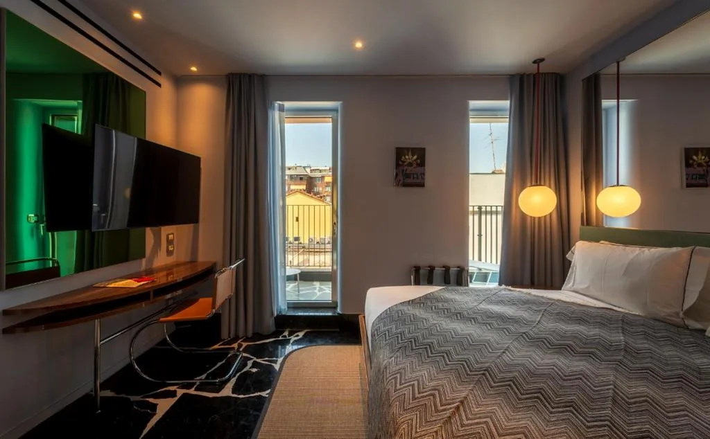 King Room with Balcony — Hotel Calimala Milano