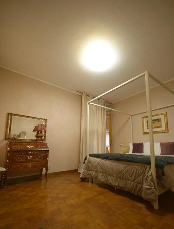 King Room with Balcony — Villa Marisa