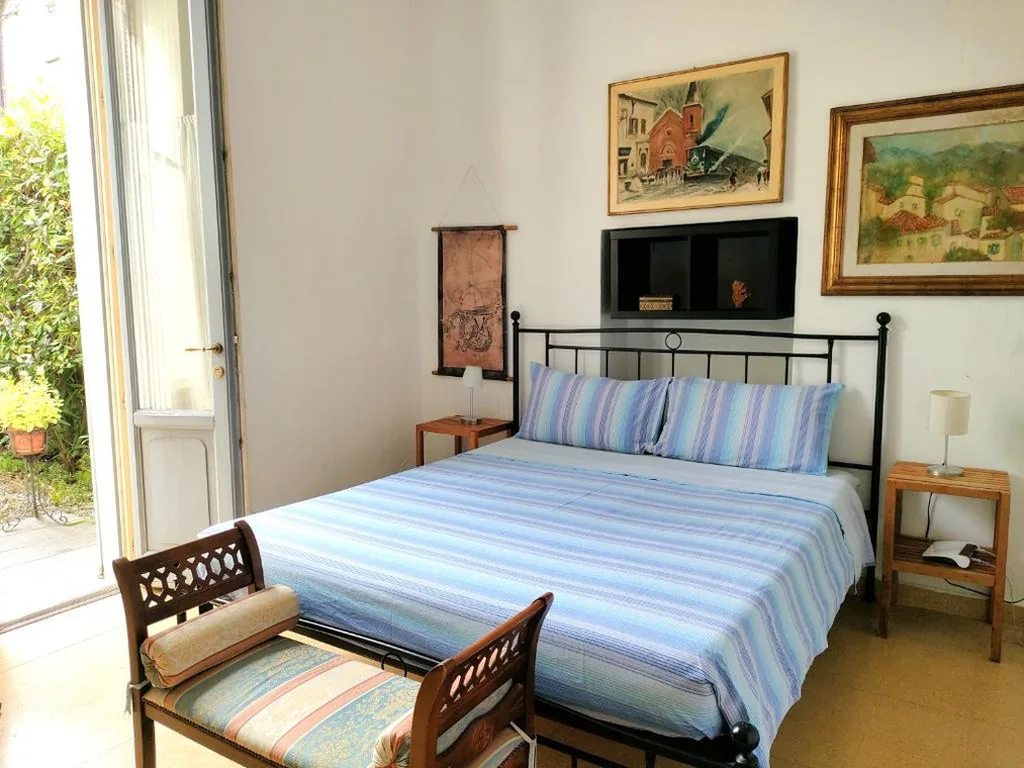 King Room with Garden View — Villa Scalabrini