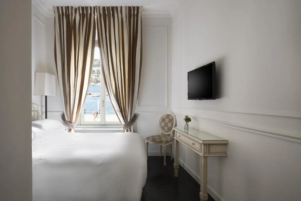 King Room with Lake View — Albergo Terminus