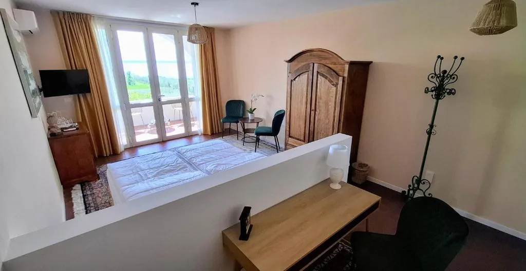 Camera King con Vista Lago — La Kascina Suite & Rooms