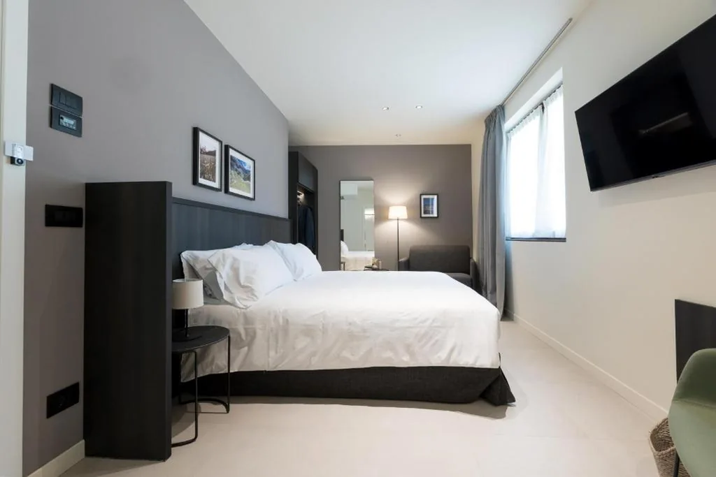 King Room with Mountain View — Hotel Stelvio Tirano