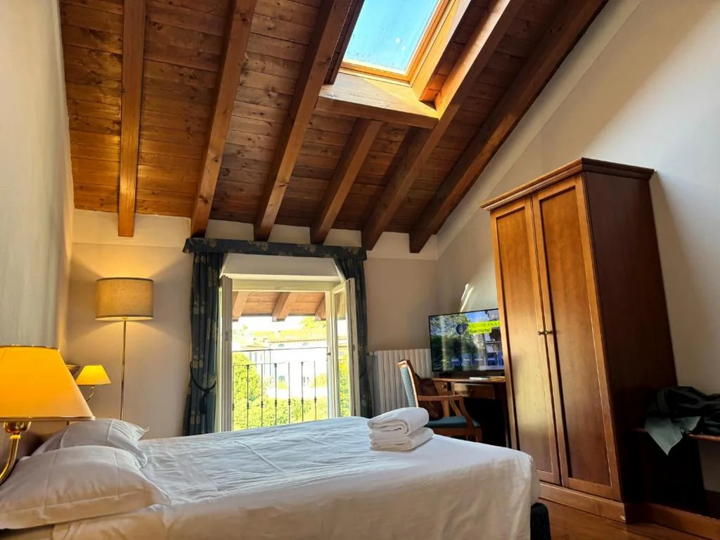 King Deluxe Room — Centro Paolo VI