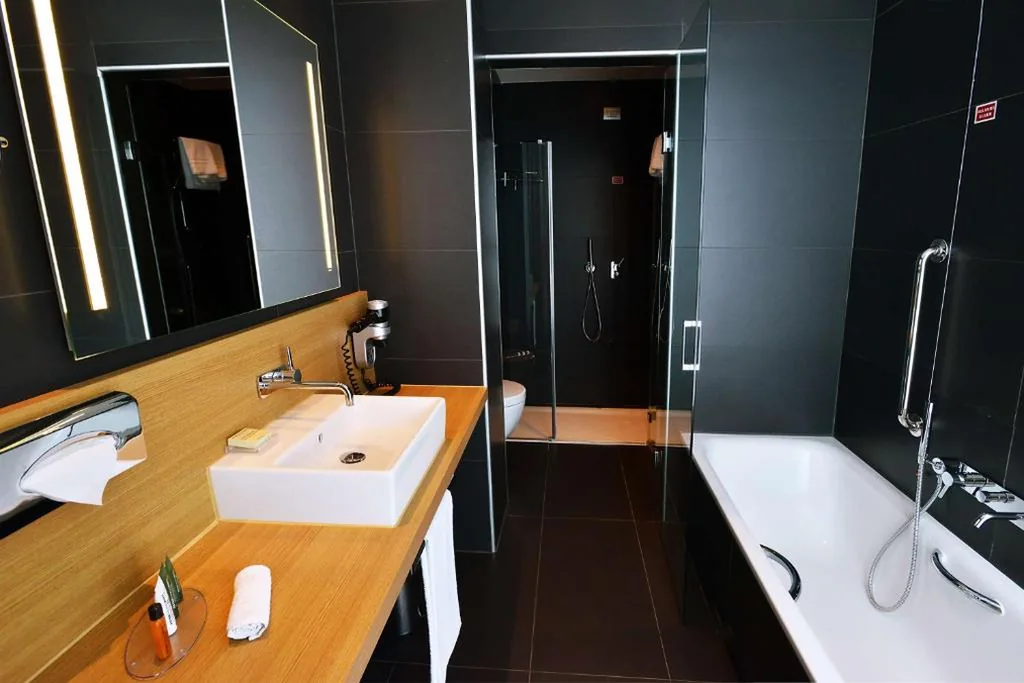 Camera King Deluxe — Hilton Garden Inn Milan North