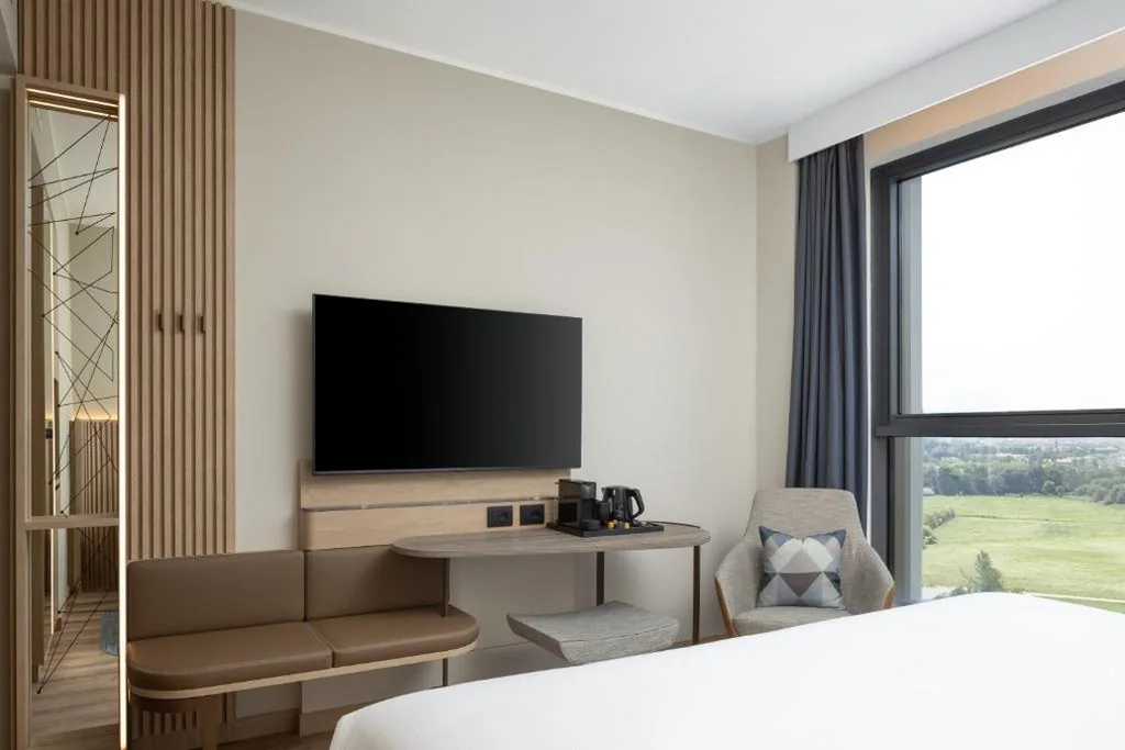 Camera King Deluxe - Piano Superiore — Courtyard by Marriott Milano Linate