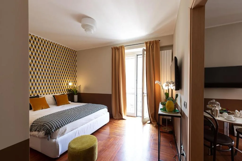King Deluxe Room — Zebra Naviglio