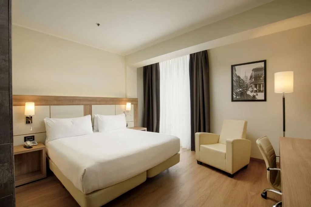 Camera King — DoubleTree By Hilton Milan