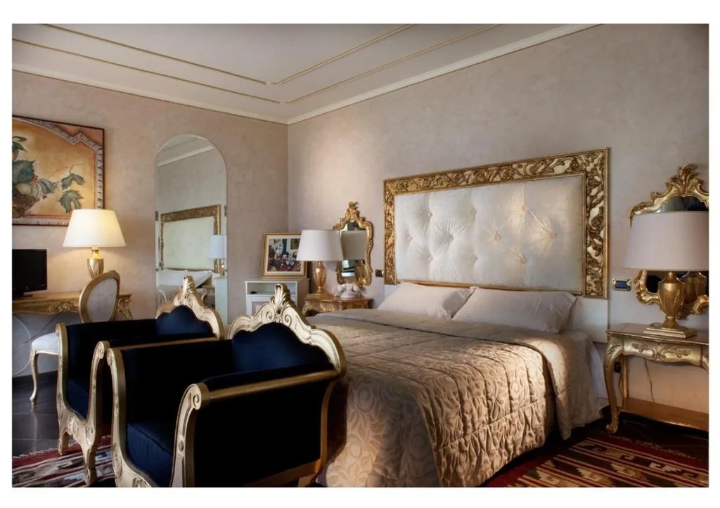 Camera King Luxury con Terrazza e Vista Lago — Park Hotel Ville Montefiori Spa & Centro Benessere