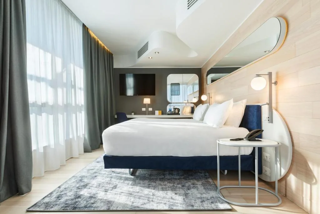 Corner King Premium Room with City View — voco Milan-Fiere by IHG