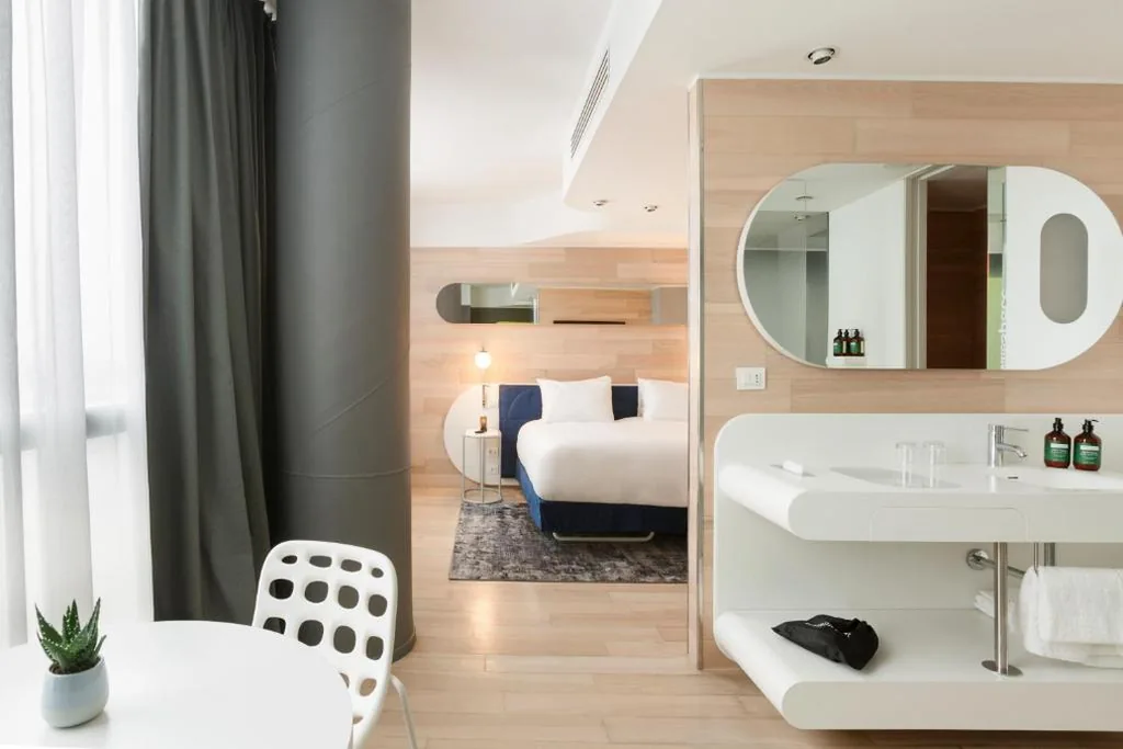 King Premium Room with City View — voco Milan-Fiere by IHG