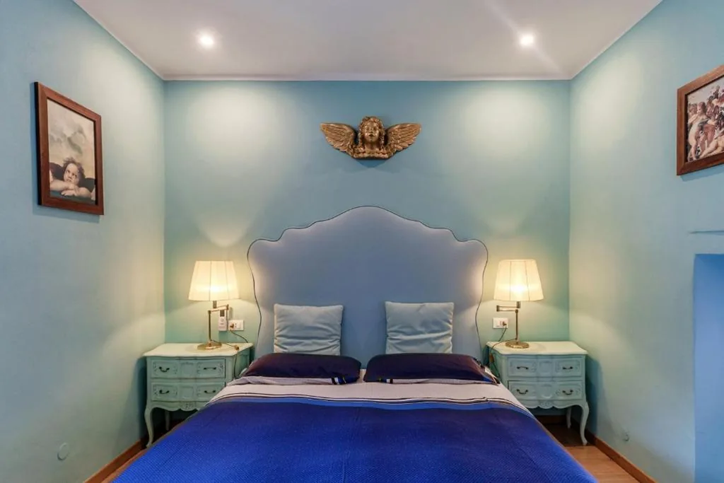 Standard King Room — Bellagio Bed & Breakfast