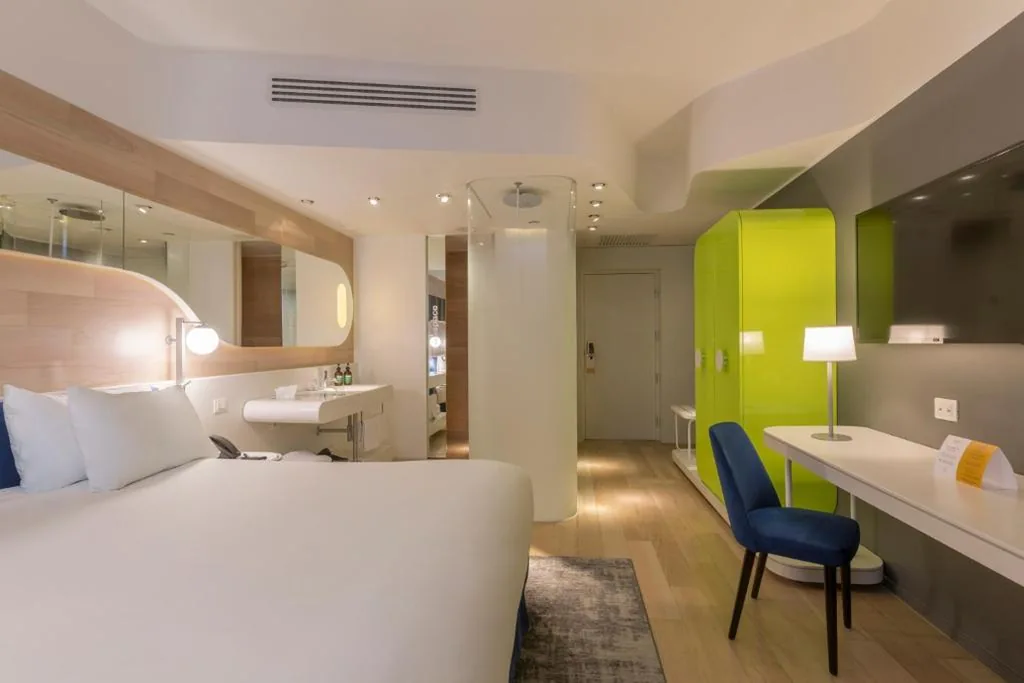 Standard King Room — voco Milan-Fiere by IHG