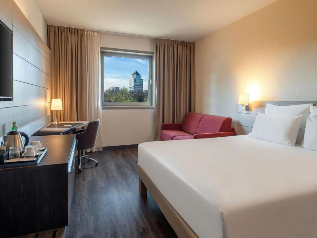 King Superior Room with Sofa Bed — Novotel Brescia 2