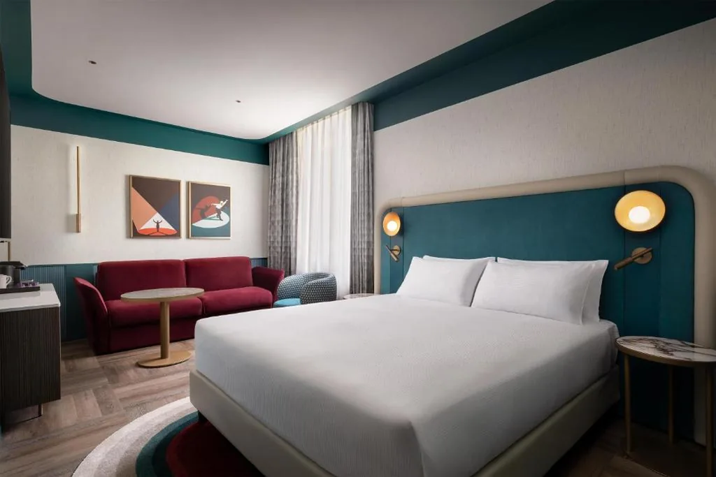 Camera King Superior con Divano-Letto — Puccini Hotel Milan, Tapestry Collection By Hilton