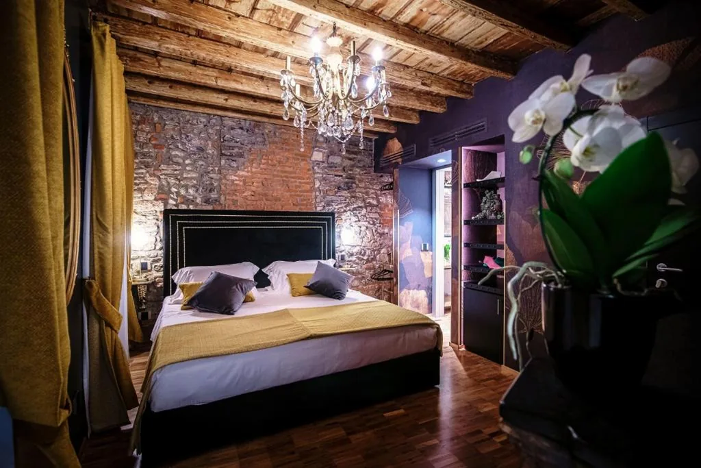 Camera King — Vitrum – Como Luxury Suites