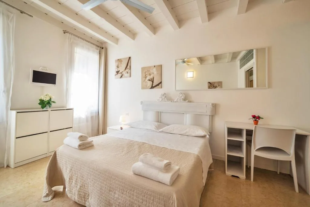 Double Room — Academia Residence