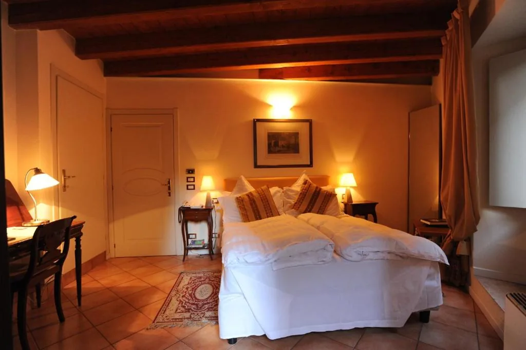 Double Room — Albergo Orologio