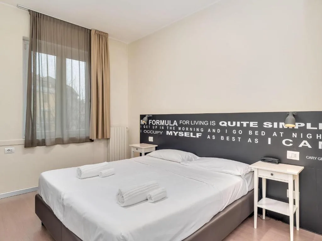 Camera Matrimoniale — B&B HOTEL Milano Ornato