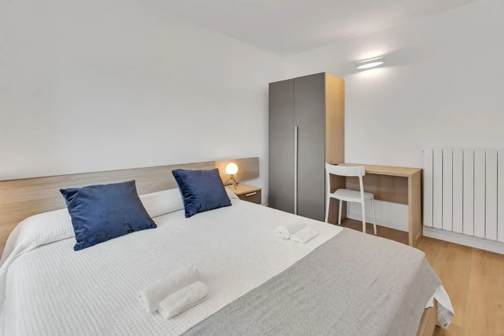 Camera Matrimoniale — Bergamo Center -Rooms