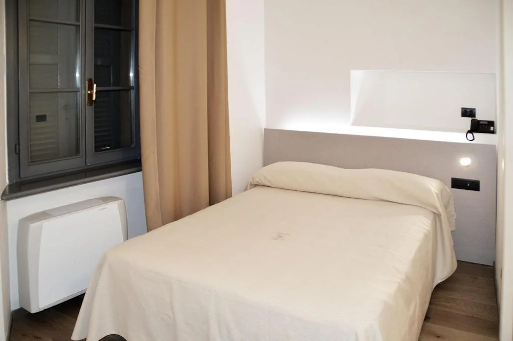 Camera Matrimoniale Budget — Hotel Il Loggiato Dei Serviti