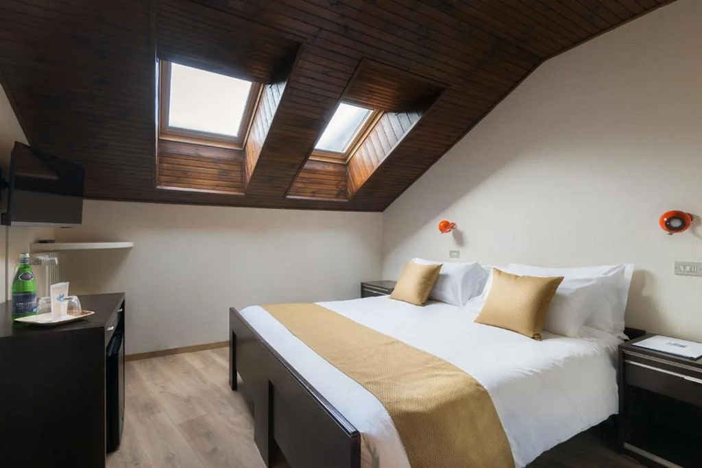 Camera Matrimoniale Budget — Hotel Mirella