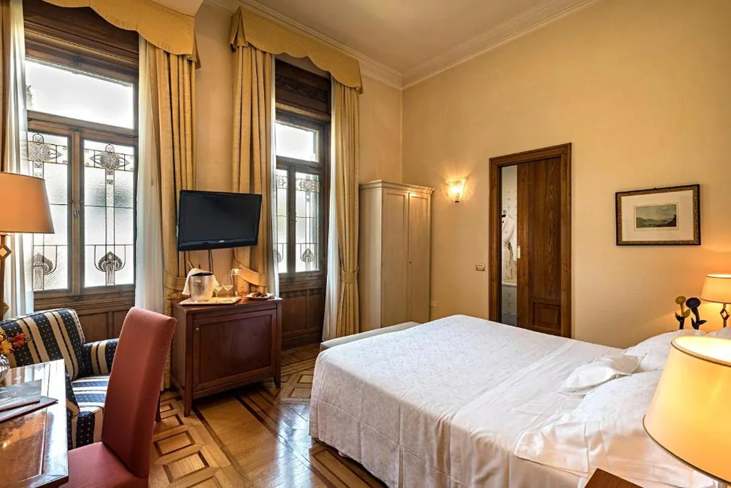 Camera Matrimoniale Classic con Vista Giardino — Hotel Laurin
