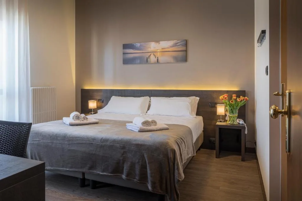Classic Double Room — Hotel Gardenia Sirmione