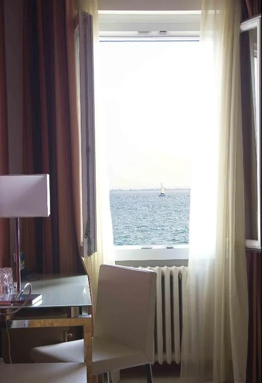 Camera Matrimoniale Comfort con Vista Lago — Hotel Europa