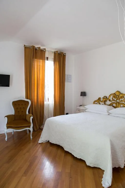 Comfort Gold Double Room — Da Noi Due