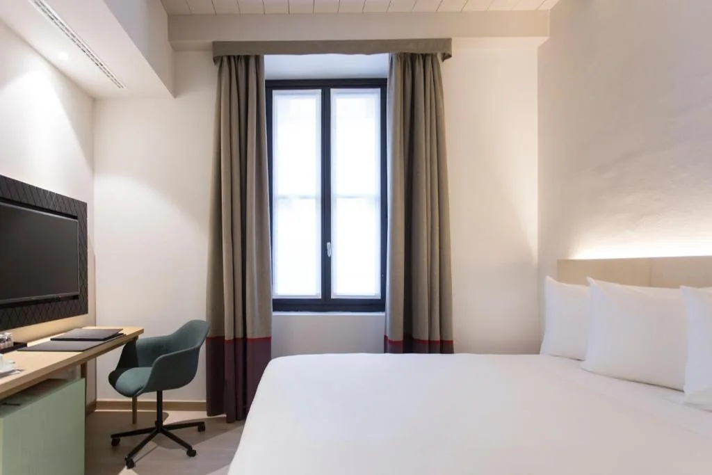 Camera Matrimoniale Comfort — Savona 18 Suites – Member of Preferred Hotels & Resorts