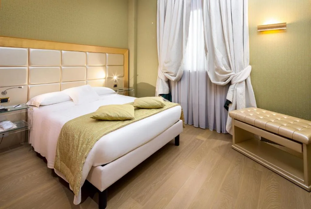 Camera Matrimoniale Comfy — c-hotels Rubens
